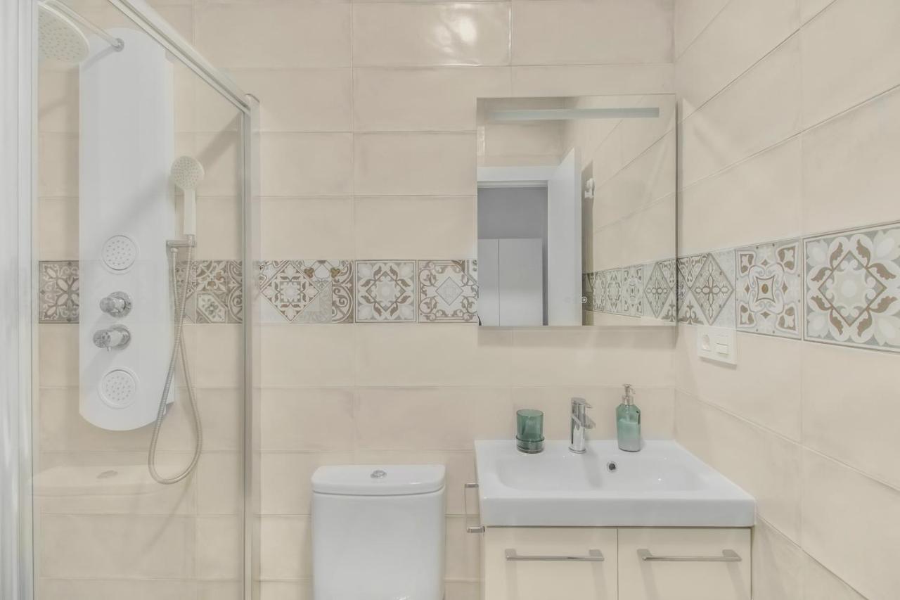 The Million Street Apartment Малага Екстериор снимка
